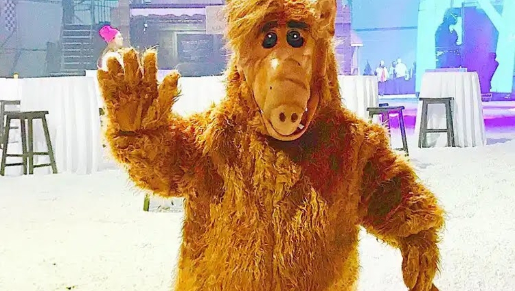Little person entertainer dressed like 80’s tv icon ALF